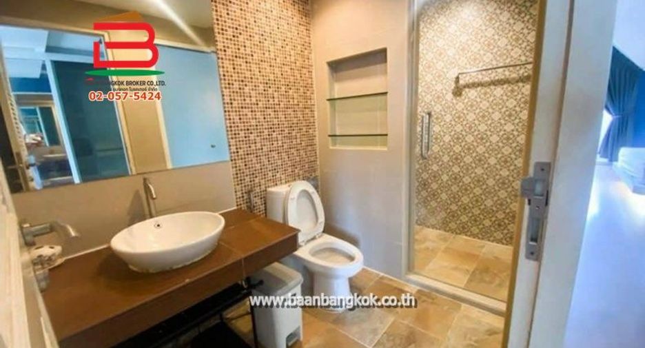 For sale 2 bedrooms townhouse in Wang Thonglang, Bangkok