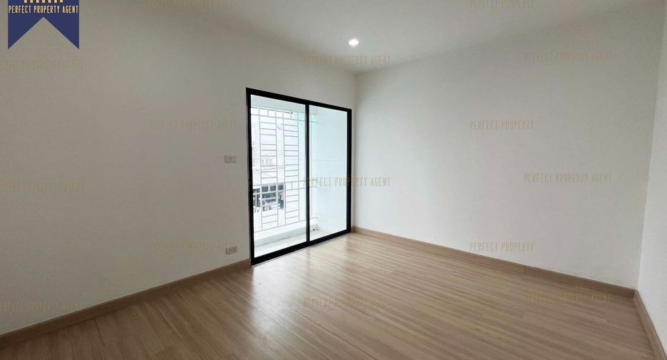 À vendre 2 chambres maison de ville à Bang Bo, Samut Prakan