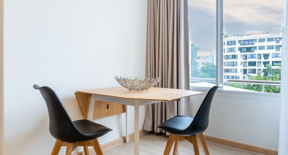 For rent 2 bedrooms condo in Watthana, Bangkok
