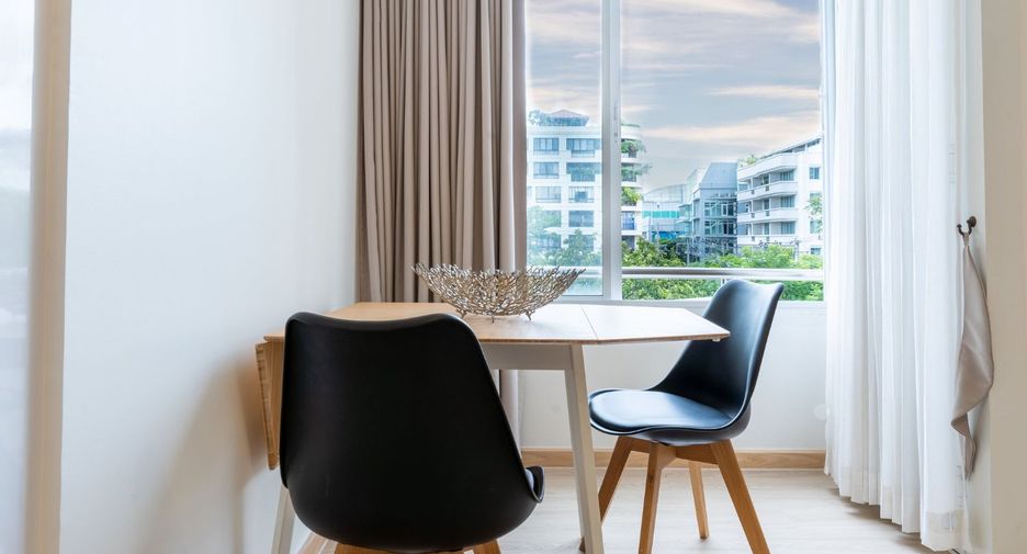 For rent 2 bedrooms condo in Watthana, Bangkok