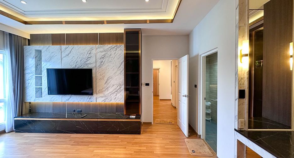 For rent and for sale 7 bedrooms house in Mueang Chiang Mai, Chiang Mai