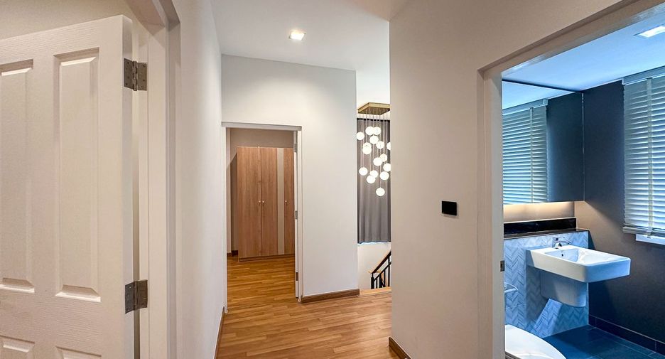 For rent and for sale 7 bedrooms house in Mueang Chiang Mai, Chiang Mai