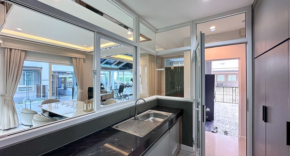 For rent and for sale 7 bedrooms house in Mueang Chiang Mai, Chiang Mai