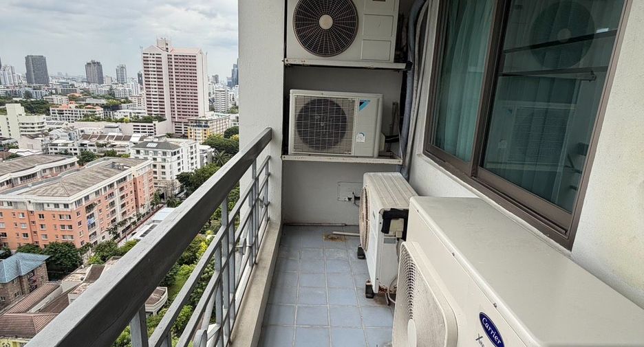For rent 3 bedrooms condo in Watthana, Bangkok
