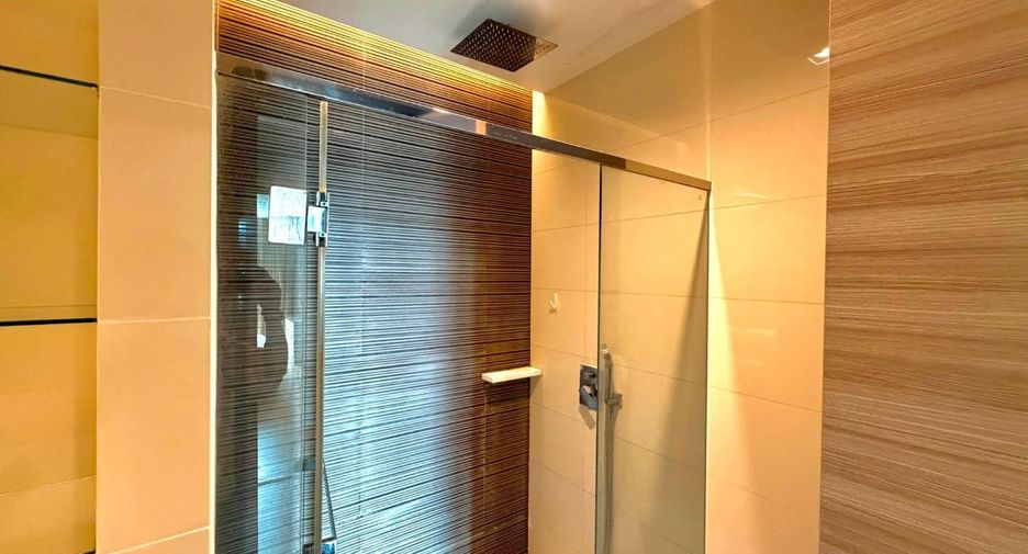 Wohnung zur Miete mit 1 Zimmer in Bang Rak, Bangkok