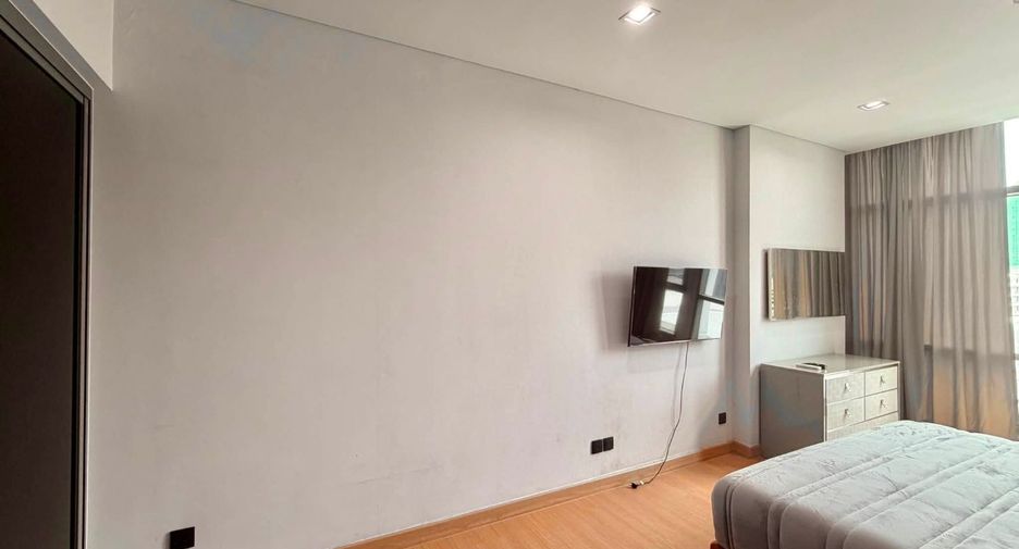 Wohnung zur Miete mit 1 Zimmer in Bang Rak, Bangkok