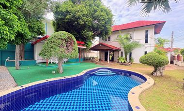 Villa en alquiler de 3 habitaciones en Bang Lamung, Chonburi