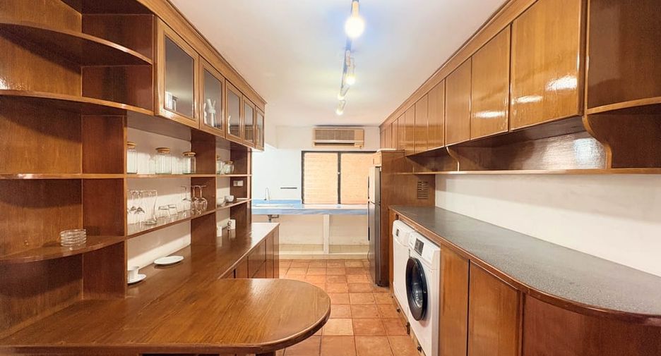 Villa en alquiler de 3 habitaciones en Bang Lamung, Chonburi