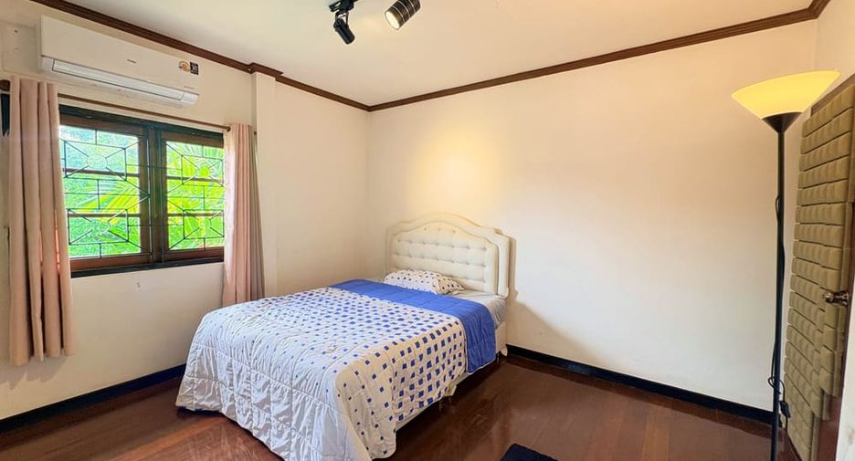 Villa en alquiler de 3 habitaciones en Bang Lamung, Chonburi