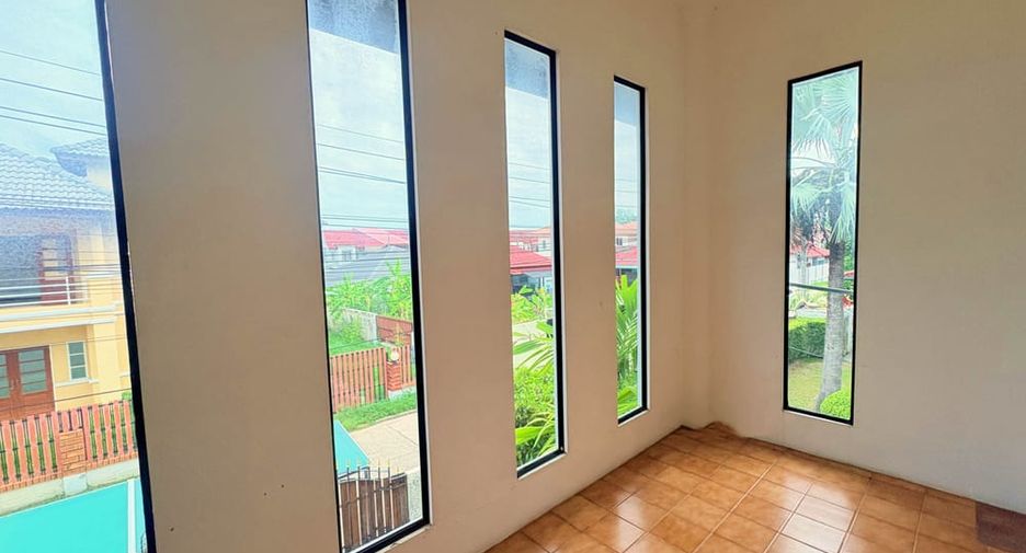 Villa en alquiler de 3 habitaciones en Bang Lamung, Chonburi
