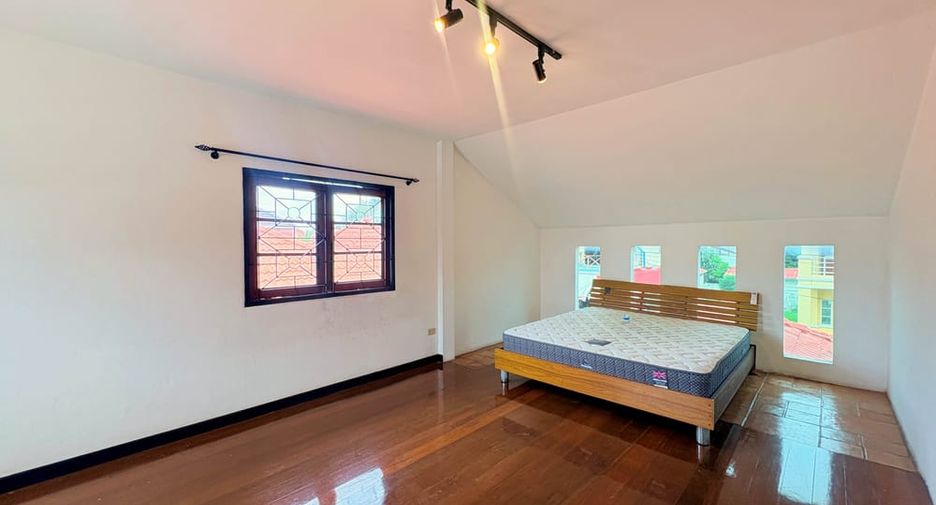 Villa en alquiler de 3 habitaciones en Bang Lamung, Chonburi