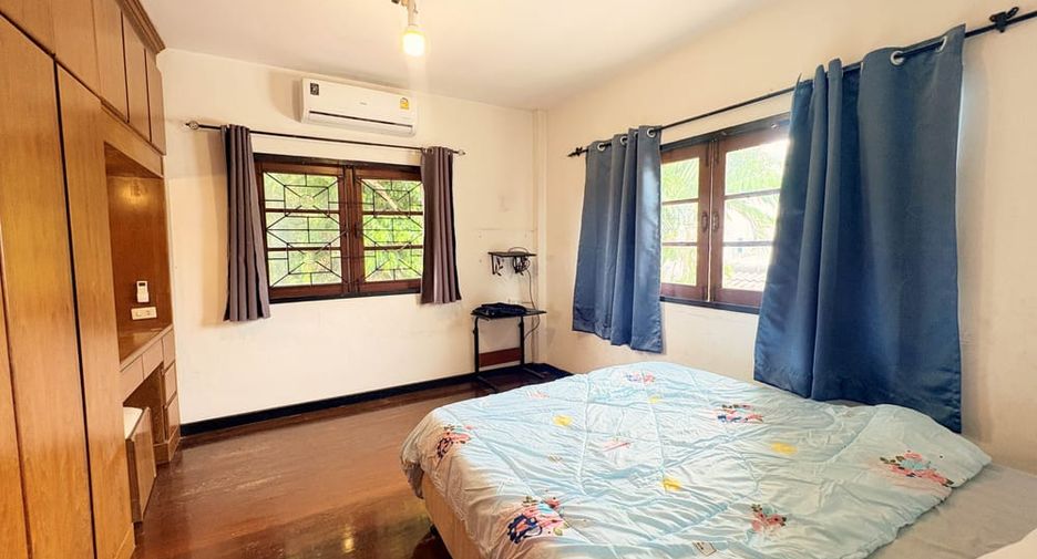 Villa en alquiler de 3 habitaciones en Bang Lamung, Chonburi