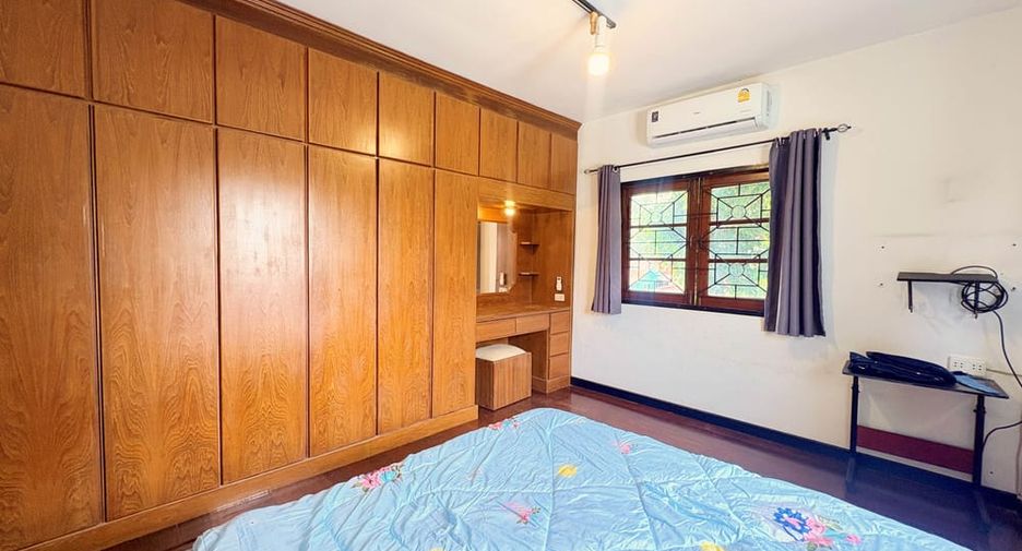 Villa en alquiler de 3 habitaciones en Bang Lamung, Chonburi