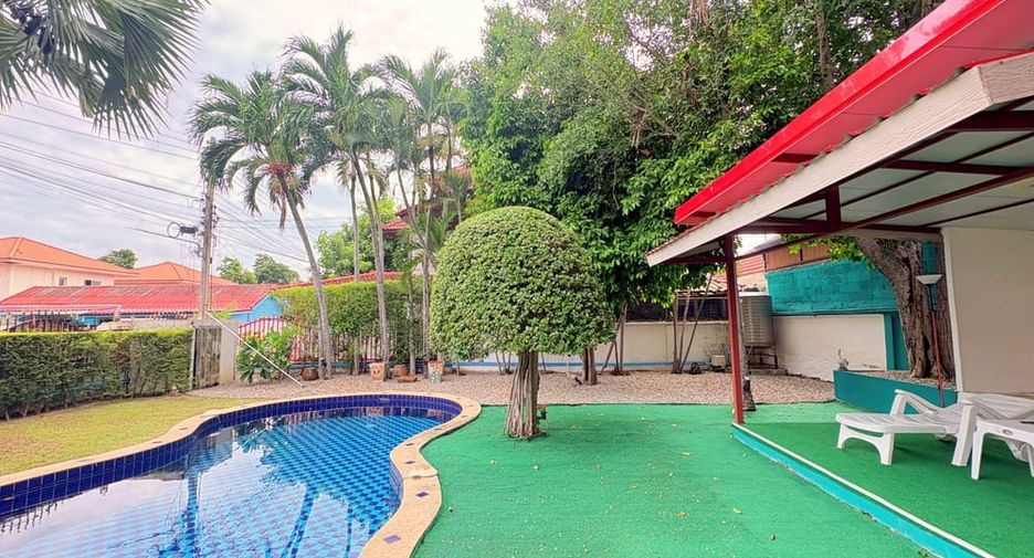 Villa en alquiler de 3 habitaciones en Bang Lamung, Chonburi