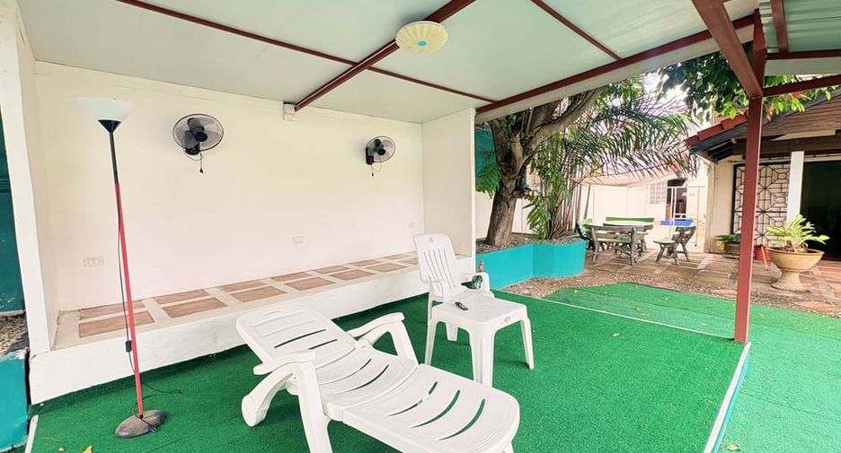 Villa en alquiler de 3 habitaciones en Bang Lamung, Chonburi