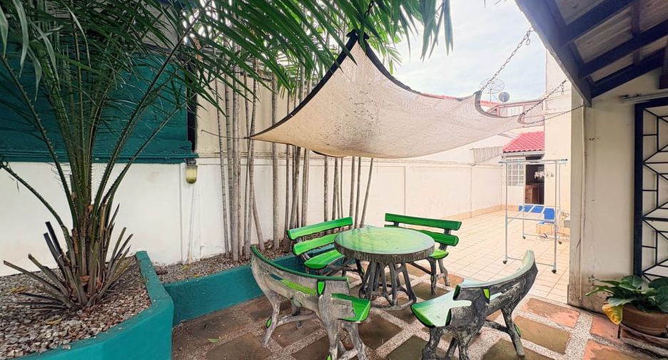 Villa en alquiler de 3 habitaciones en Bang Lamung, Chonburi