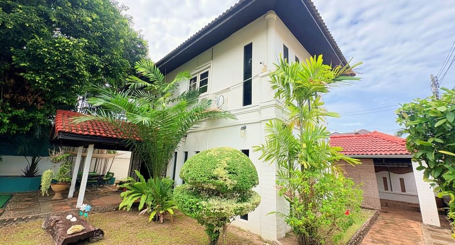 Villa en alquiler de 3 habitaciones en Bang Lamung, Chonburi