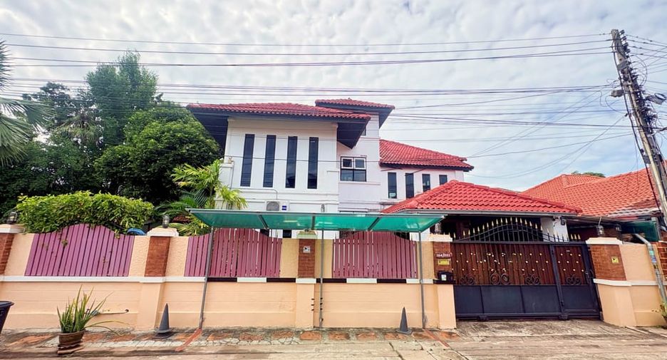 Villa en alquiler de 3 habitaciones en Bang Lamung, Chonburi