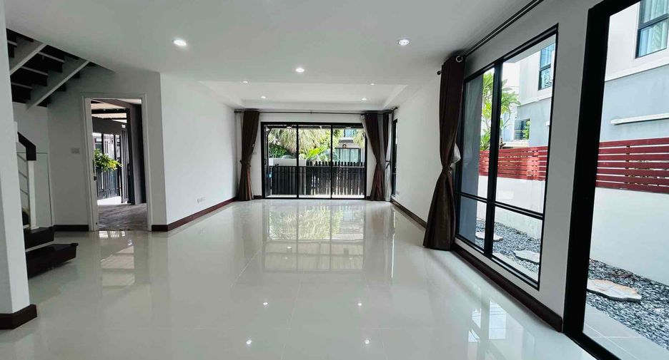ขาย 3 ห้องนอน บ้านเดี่ยว ใน เมืองปทุมธานี, ปทุมธานี