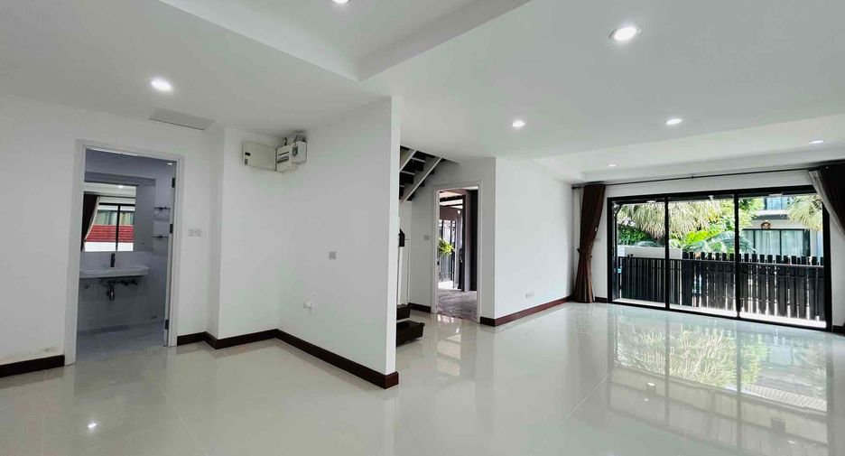 ขาย 3 ห้องนอน บ้านเดี่ยว ใน เมืองปทุมธานี, ปทุมธานี
