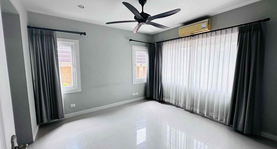 For sale 3 ベッドルーム villa in Bang Lamung, Chonburi