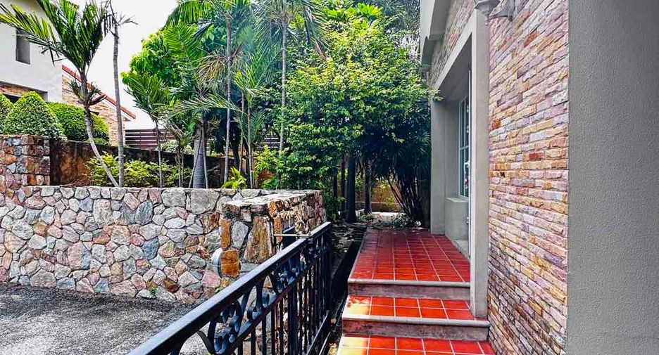 For sale 3 ベッドルーム villa in Bang Lamung, Chonburi