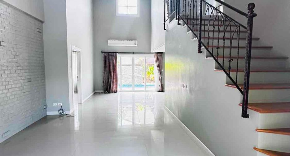 For sale 3 ベッドルーム villa in Bang Lamung, Chonburi