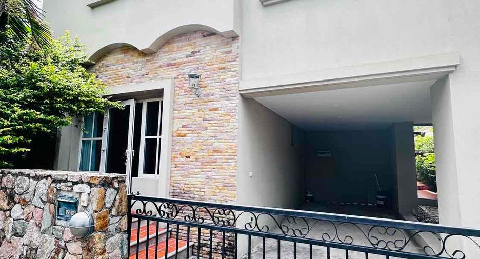 For sale 3 ベッドルーム villa in Bang Lamung, Chonburi