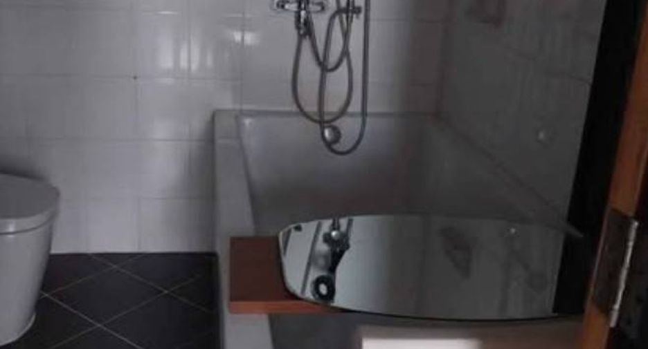 For rent 3 bedrooms townhouse in Lat Phrao, Bangkok