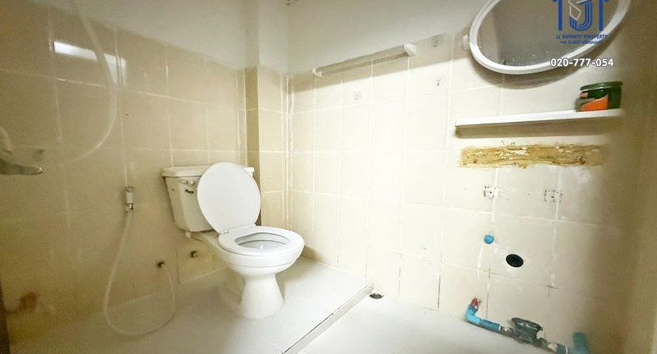 For sale 22 bedrooms apartment in Huai Khwang, Bangkok