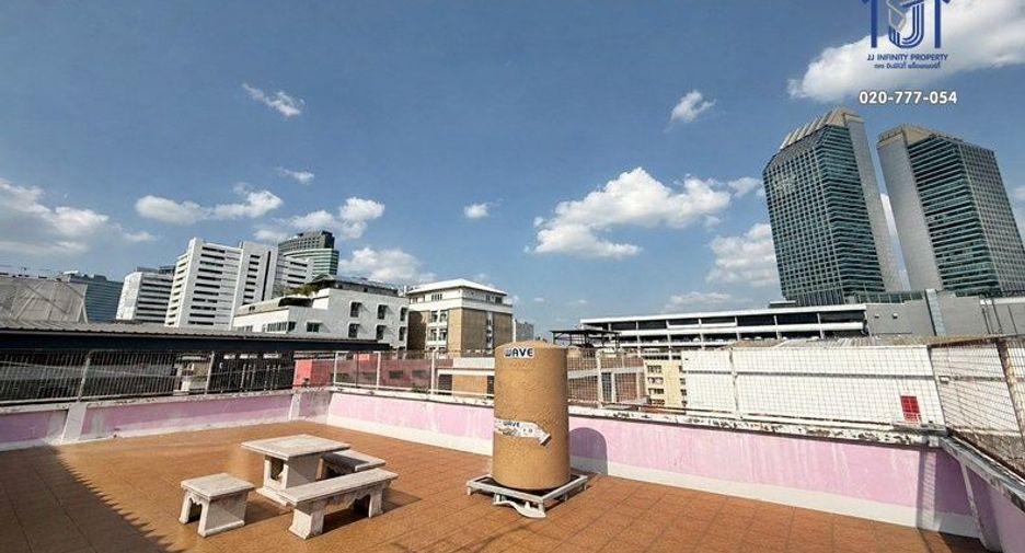 For sale 22 bedrooms apartment in Huai Khwang, Bangkok
