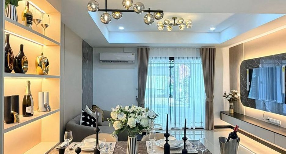 For sale 3 bedrooms townhouse in Bang Lamung, Chonburi