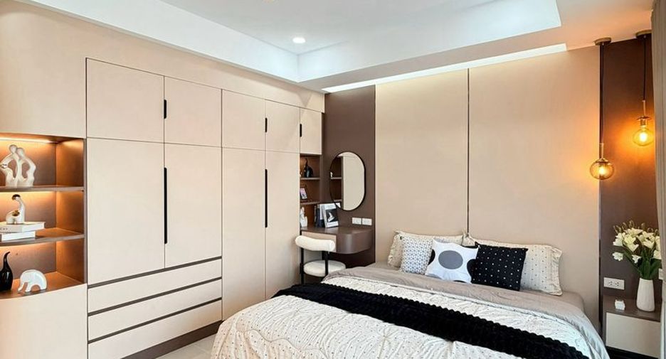 For sale 3 bedrooms townhouse in Bang Lamung, Chonburi
