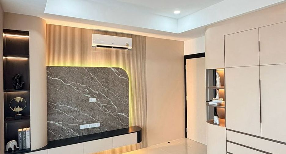 For sale 3 bedrooms townhouse in Bang Lamung, Chonburi