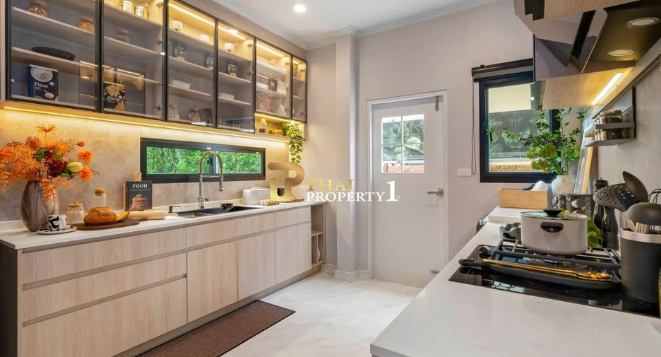 For sale 4 bedrooms villa in Hua Hin, Prachuap Khiri Khan
