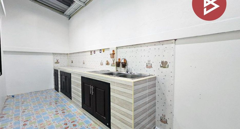 Casa adosada en venta de 3 habitaciones en Phan Thong, Chonburi