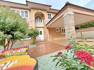 For sale 4 bedrooms house in Khlong Sam Wa, Bangkok