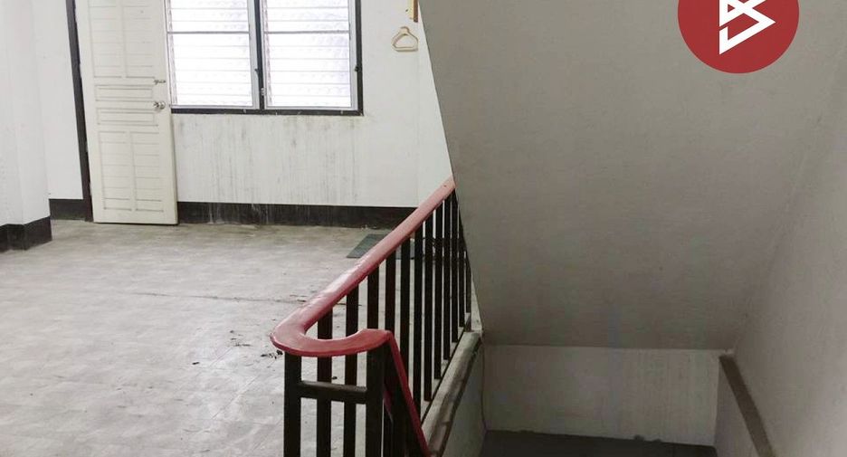 Local comercial en venta de 4 habitaciones en Mueang Nakhon Sawan, Nakhon Sawan