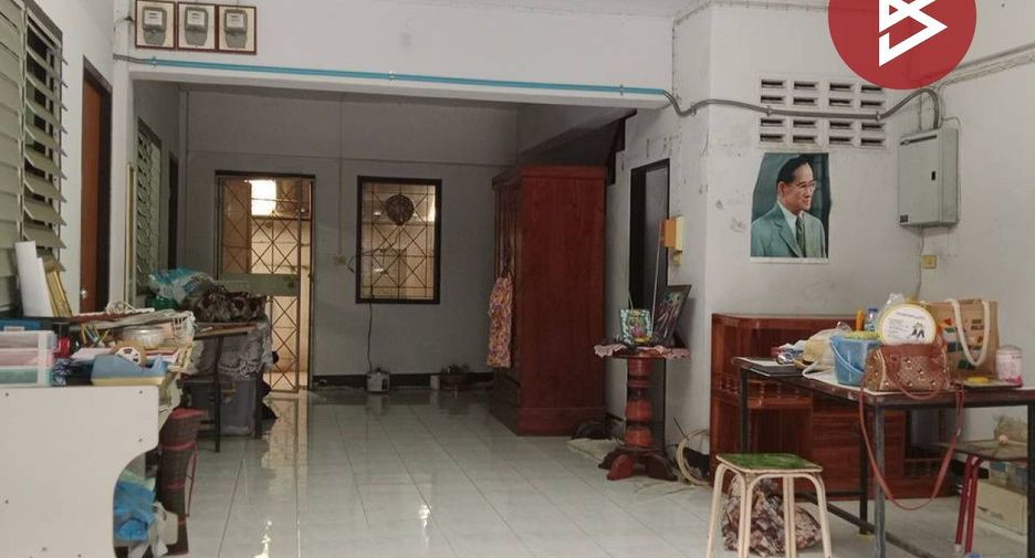 Local comercial en venta de 4 habitaciones en Mueang Nakhon Sawan, Nakhon Sawan