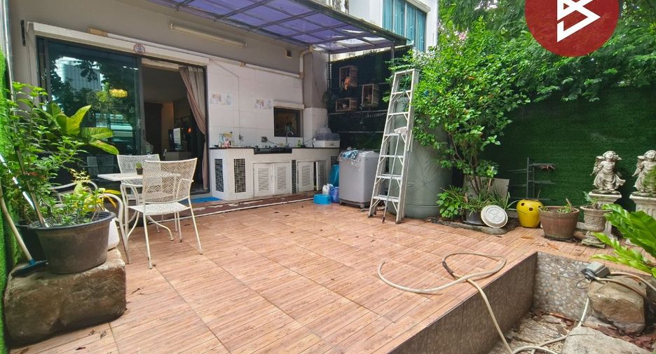 Продажа 3 спальни таунхаус в Bang Bua Thong, Нонтабури