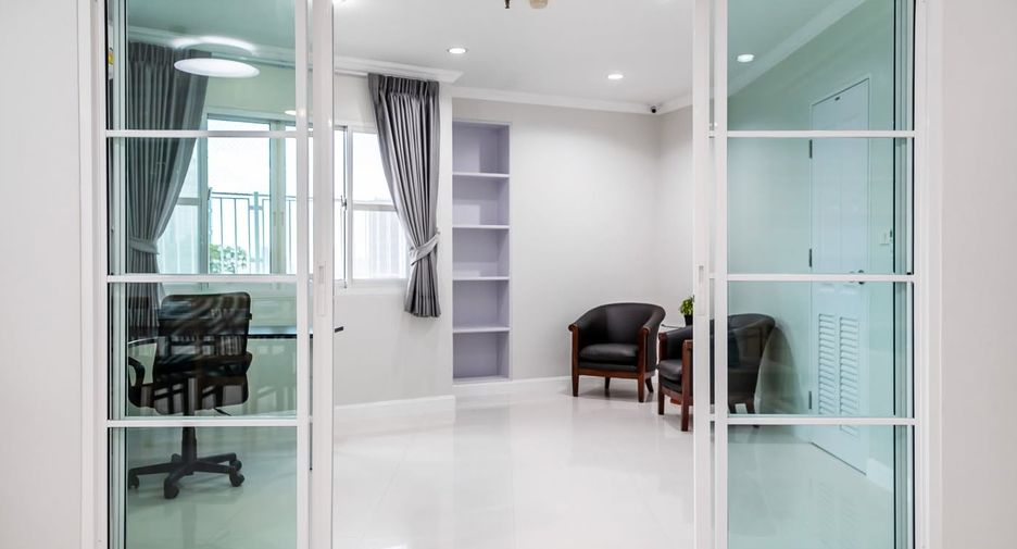 À louer 3 chambres condo à Watthana, Bangkok