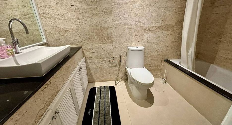 For rent 3 ベッドルーム condo in Watthana, Bangkok
