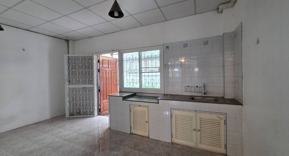 出售 2 卧室 联排别墅 在 Mueang Nonthaburi, Nonthaburi