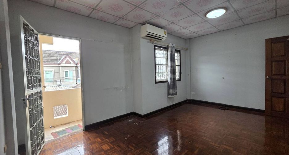 出售 2 卧室 联排别墅 在 Mueang Nonthaburi, Nonthaburi