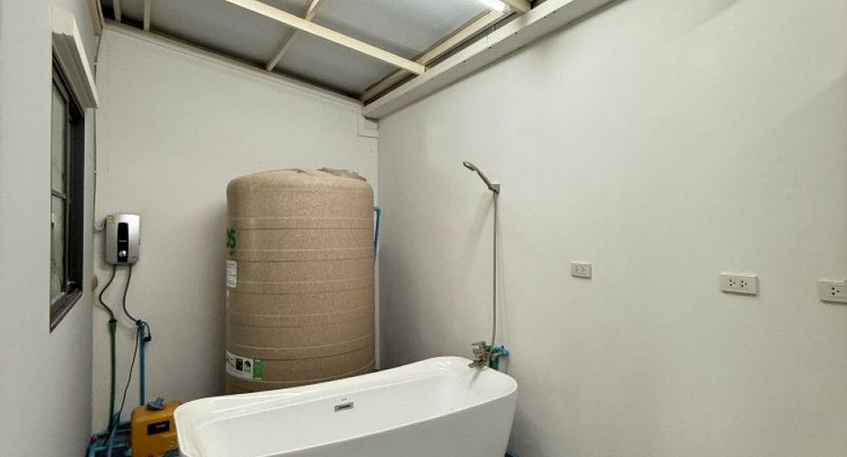 Продажа 4 спальни таунхаус в Si Racha, Чонбури