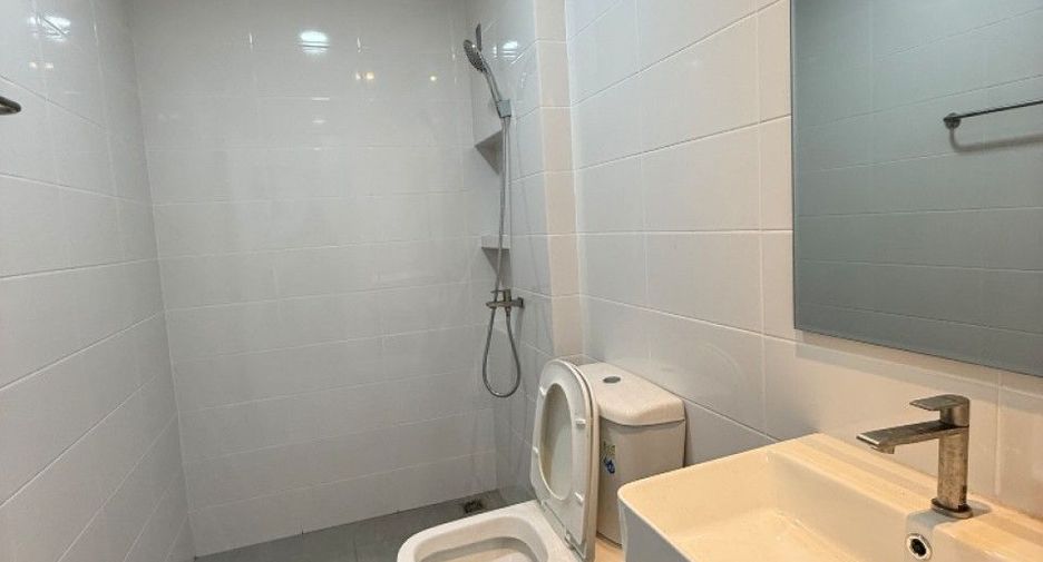 Продажа 4 спальни таунхаус в Si Racha, Чонбури
