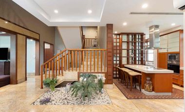 For rent and for sale 5 bedrooms house in Watthana, Bangkok