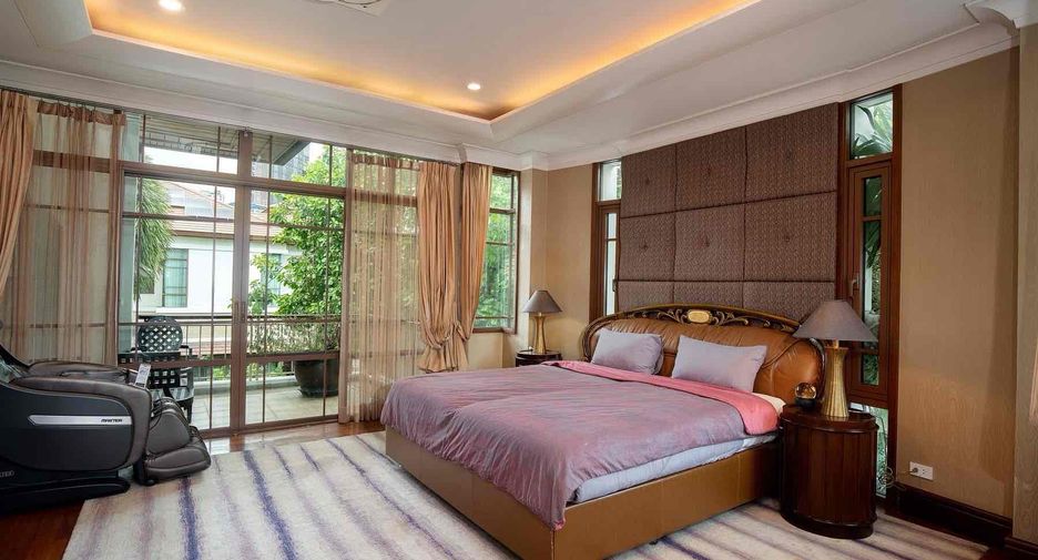 For sale and for rent 5 bedrooms house in Watthana, Bangkok