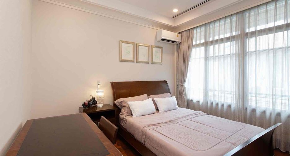 For sale and for rent 5 bedrooms house in Watthana, Bangkok