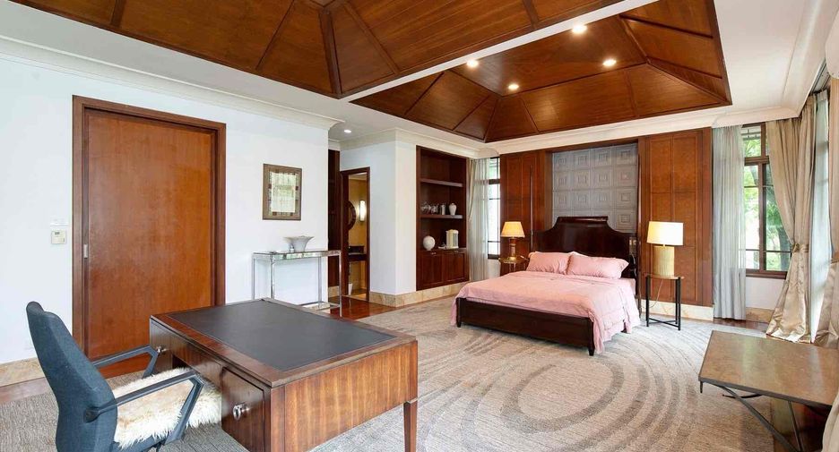 For sale and for rent 5 bedrooms house in Watthana, Bangkok